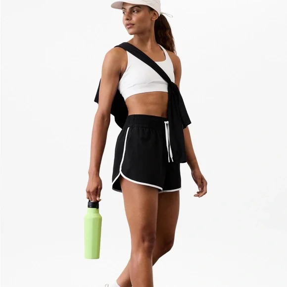 NWT Athleta weekender high rise shorts - Picture 3 of 7